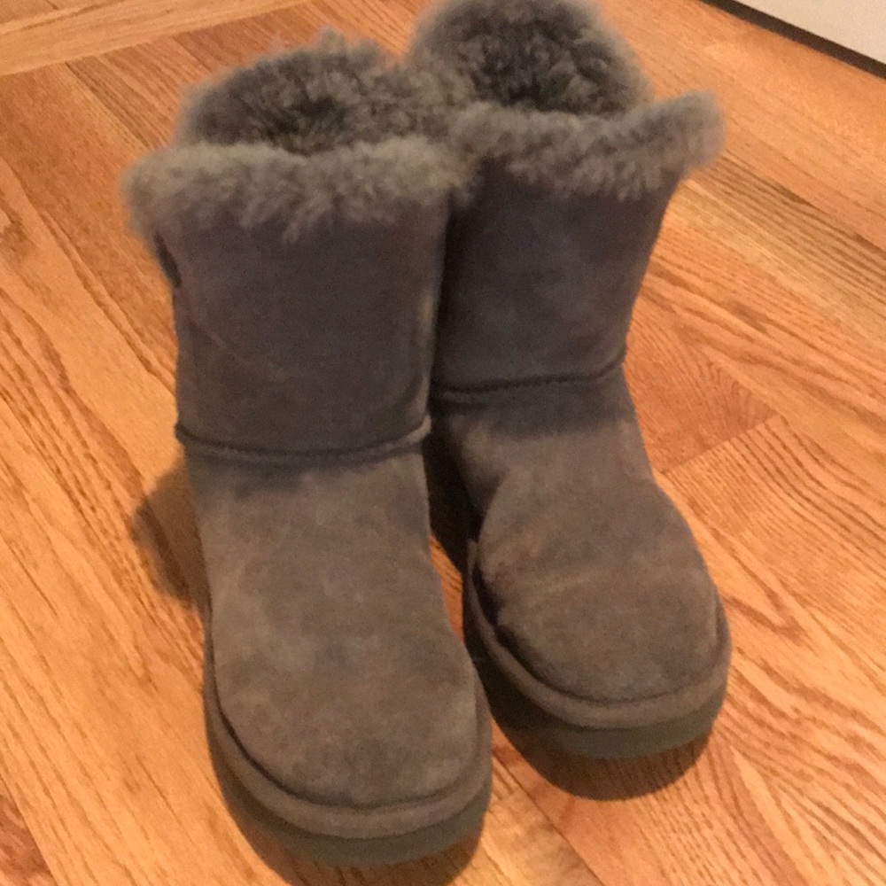 Girl ugg gray boots